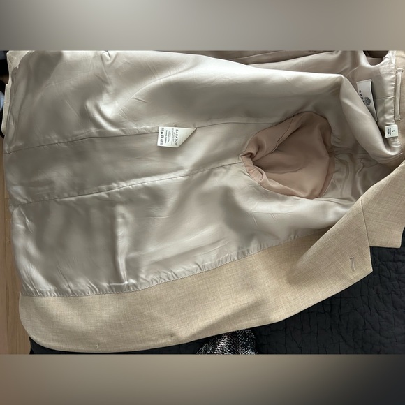 Aritzia Babaton New Agency Blazer. Oversized fit. Size S. - Picture 4 of 10